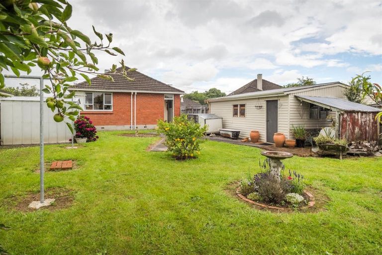 Photo of property in 27 Holland Crescent, Bulls, 4818