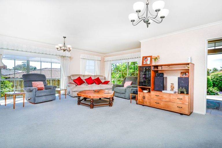 Photo of property in 104 Buscomb Avenue, Henderson, Auckland, 0610