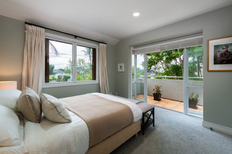 Photo of property in 15a Ocean View Road, Milford, Auckland, 0620