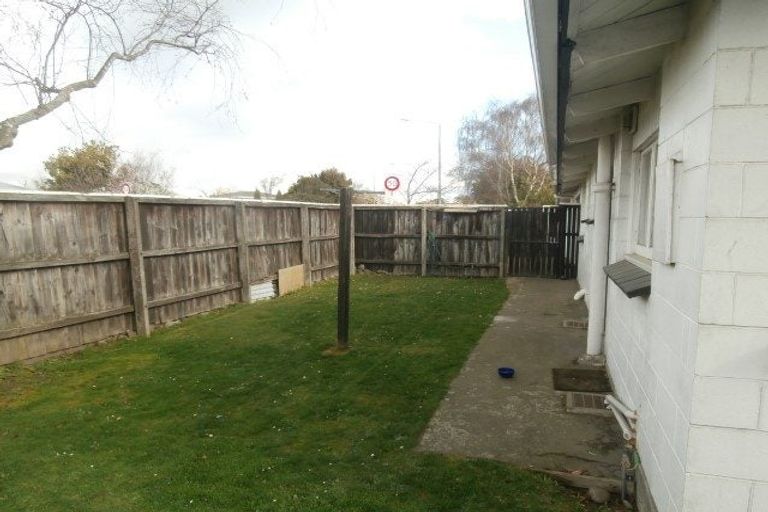 Photo of property in 235 Memorial Avenue, Burnside, Christchurch, 8053