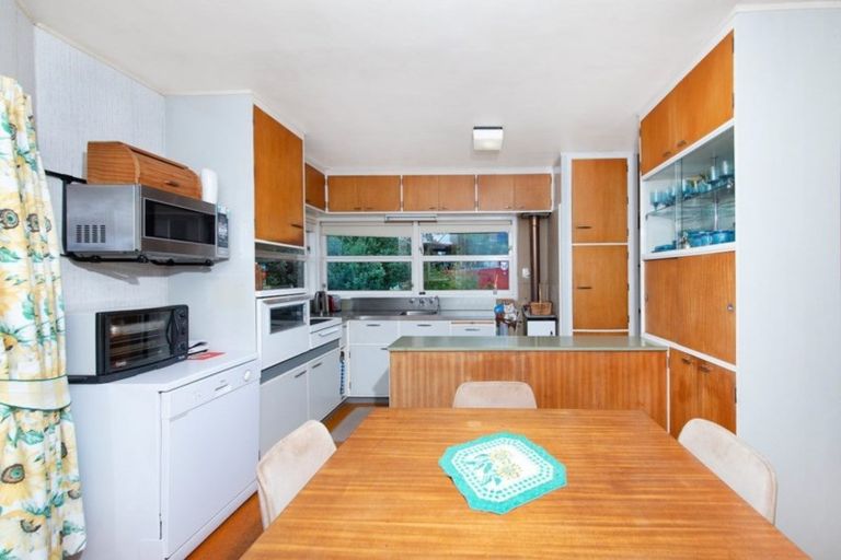 Photo of property in 49 Eskdale Road, Birkdale, Auckland, 0626