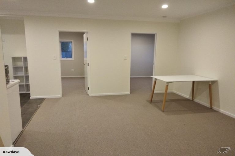 Photo of property in 24 Pitlochry Place, Highland Park, Auckland, 2010