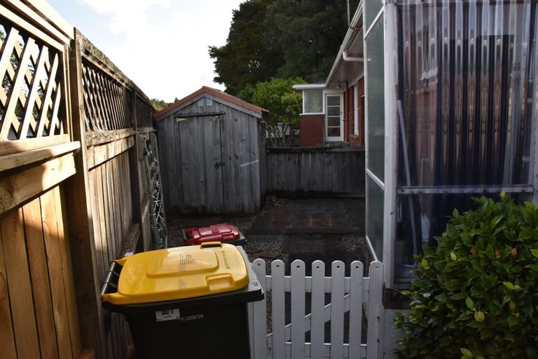 Photo of property in 1/50 Evelyn Place, Hillcrest, Auckland, 0627