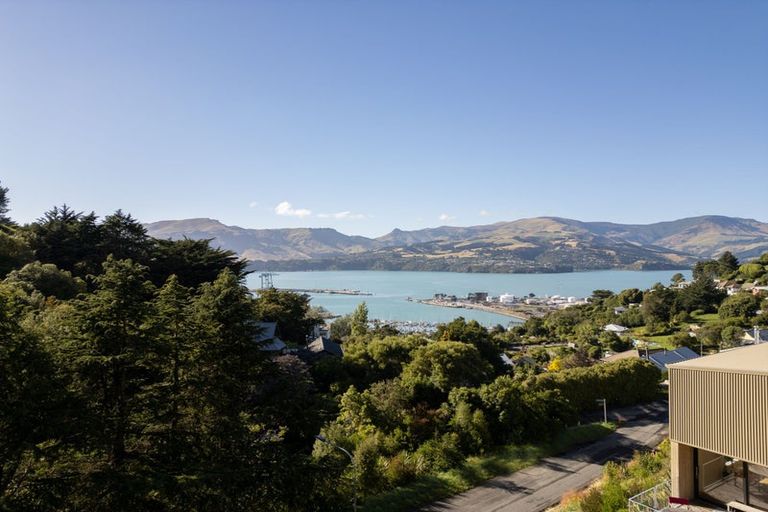 Photo of property in 16 Harmans Road, Lyttelton, 8082