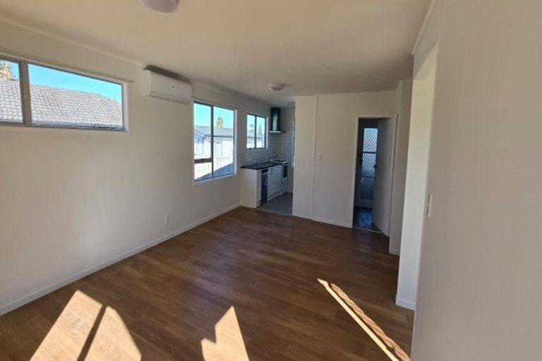 Photo of property in 21 Benton Place, Manurewa, Auckland, 2102