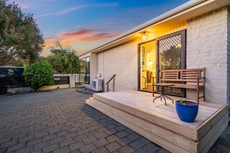 Photo of property in 1/63 Fraser Crescent, Elderslea, Upper Hutt, 5018