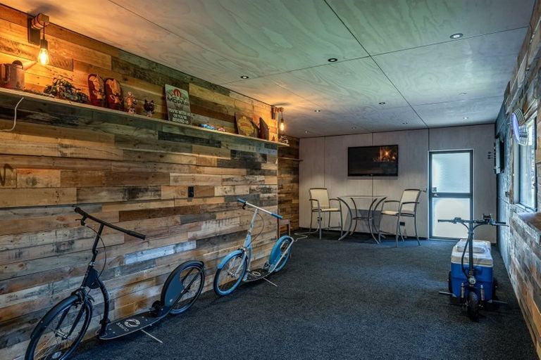 Photo of property in 2/57 Nigel Road, Browns Bay, Auckland, 0630