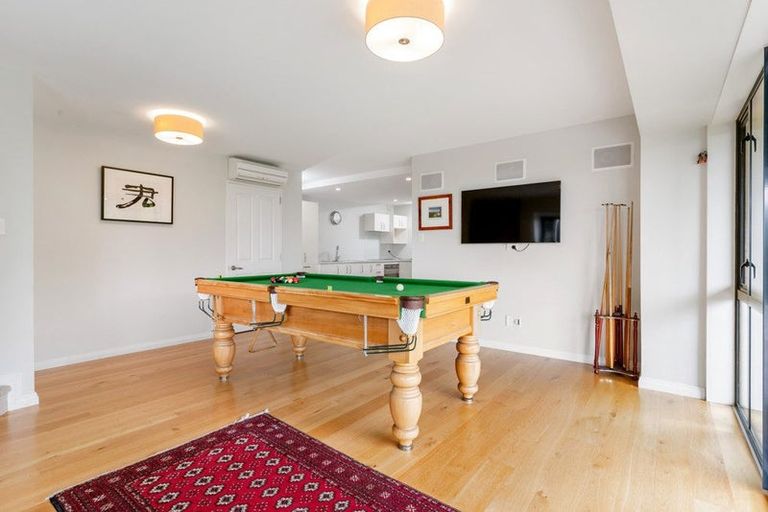 Photo of property in 34 Takahe Drive, Cashmere, Christchurch, 8022