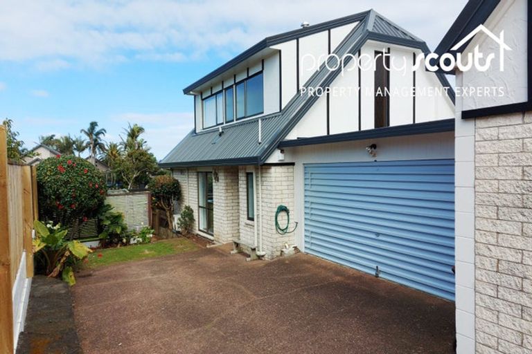 Photo of property in 2/14 Bramley Drive, Farm Cove, Auckland, 2012