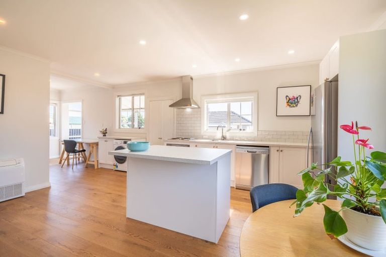 Photo of property in 27 Isadore Road, Saint Clair, Dunedin, 9012