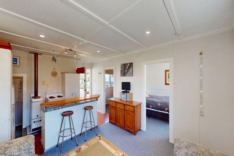 Photo of property in 647 Waitarere Beach Road, Waitarere Beach, Levin, 5510