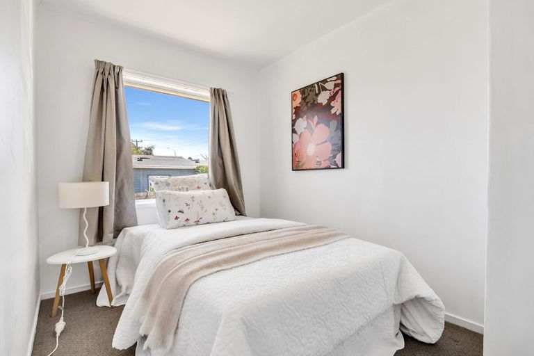 Photo of property in 2/26 Arawa Street, New Lynn, Auckland, 0600