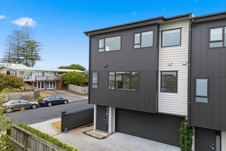 Photo of property in 4a Fowler Street, Northcote, Auckland, 0627