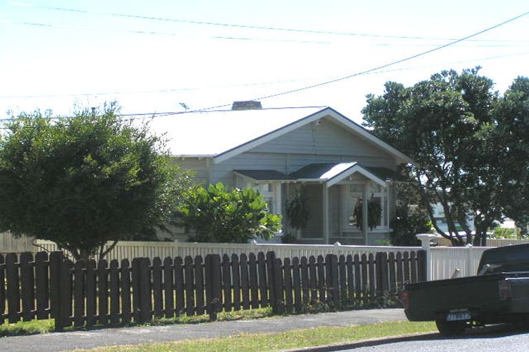 Photo of property in 3 Vincent Road, Northcote Point, Auckland, 0627