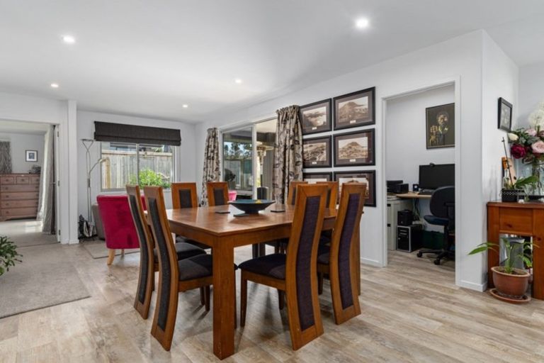 Photo of property in 4 Madeleine Place, Omokoroa, 3114