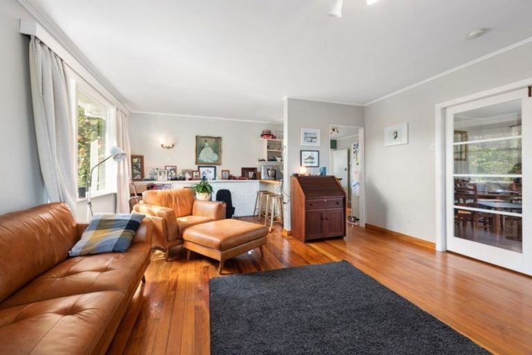 Photo of property in 1/45 Dowling Grove, Silverstream, Upper Hutt, 5019