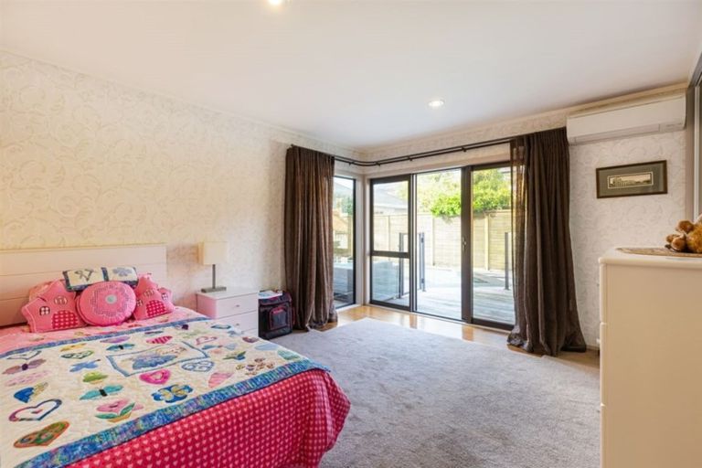 Photo of property in 10 Bundoran Way, Pinehill, Auckland, 0632