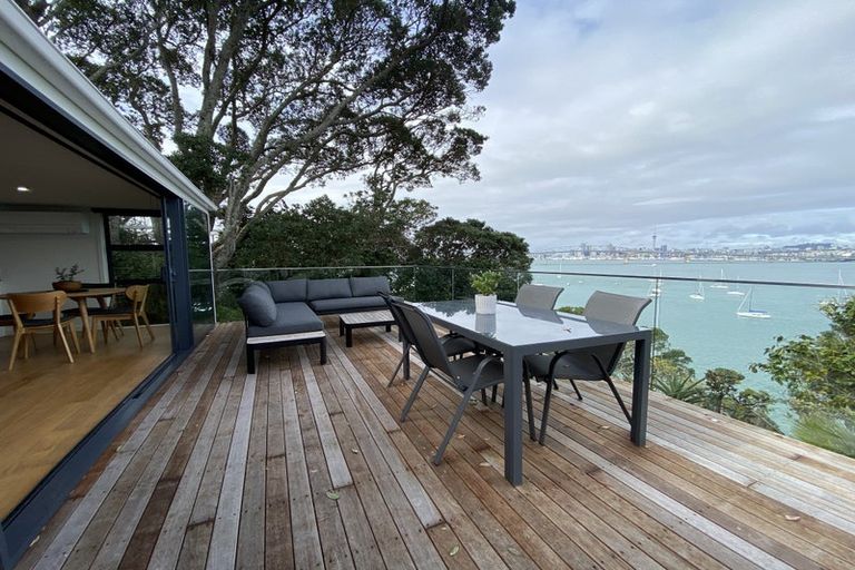 Photo of property in 11 Hinemoa Street, Birkenhead, Auckland, 0626