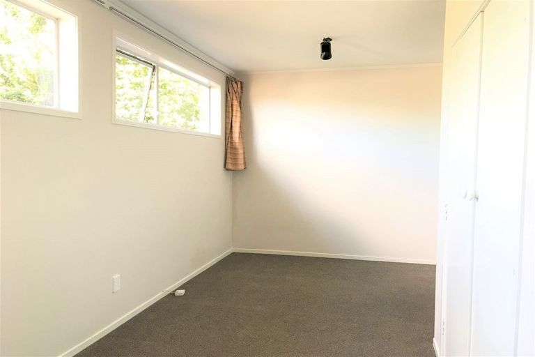 Photo of property in 17 Bodi Place, Te Atatu South, Auckland, 0610