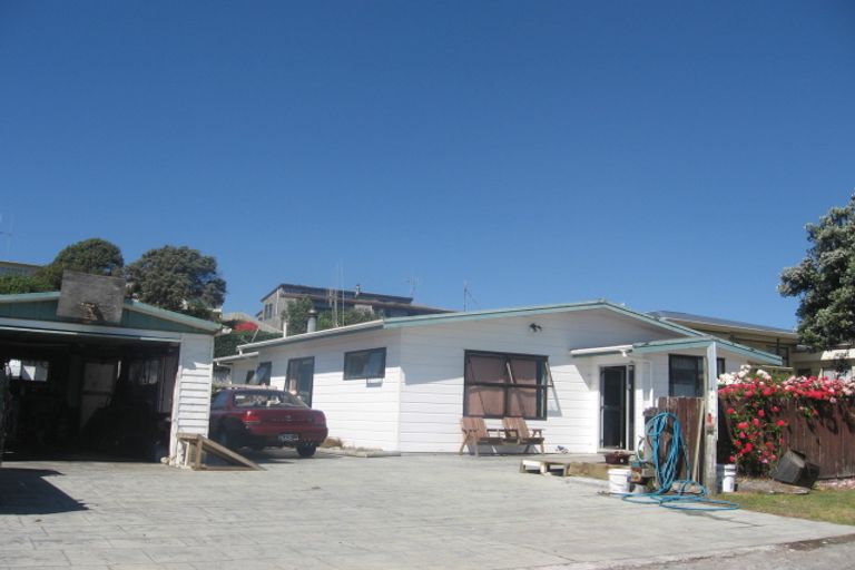 Photo of property in 665 Pukehina Parade, Pukehina, Te Puke, 3189