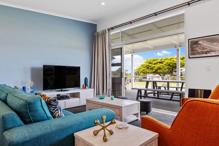 Photo of property in 4 Pinedale Crescent, Riversdale Beach, Masterton, 5872