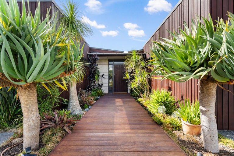 Photo of property in 10 Mer Place, Bay View, Napier, 4104