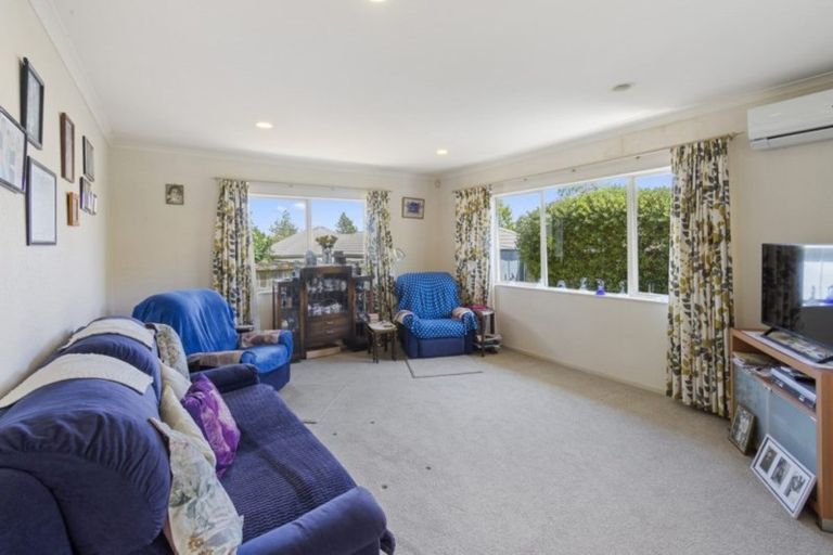 Photo of property in 20 Emmerdale Avenue, Papakura, 2110