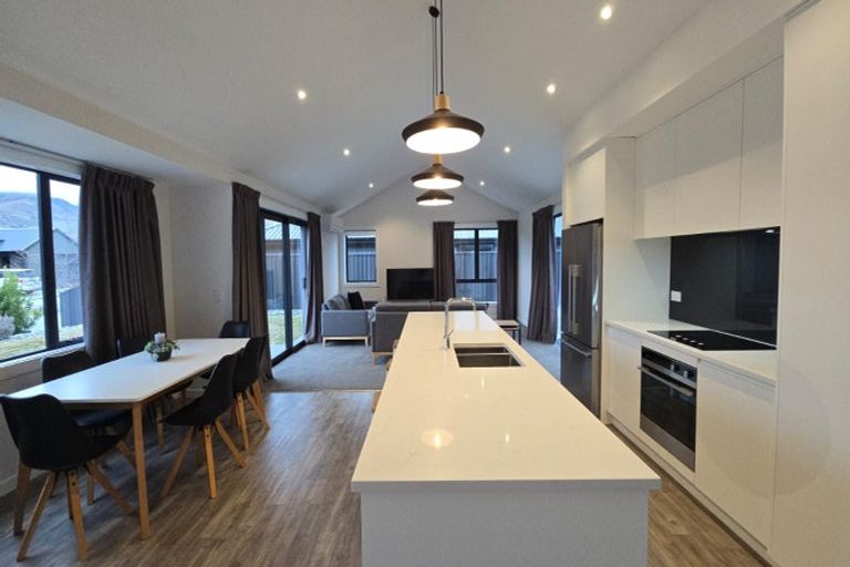 Photo of property in 8 Cumberland Road, Lower Shotover, Queenstown, 9304