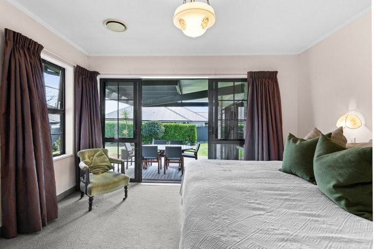 Photo of property in 128 Brookvale Road, Havelock North, 4130