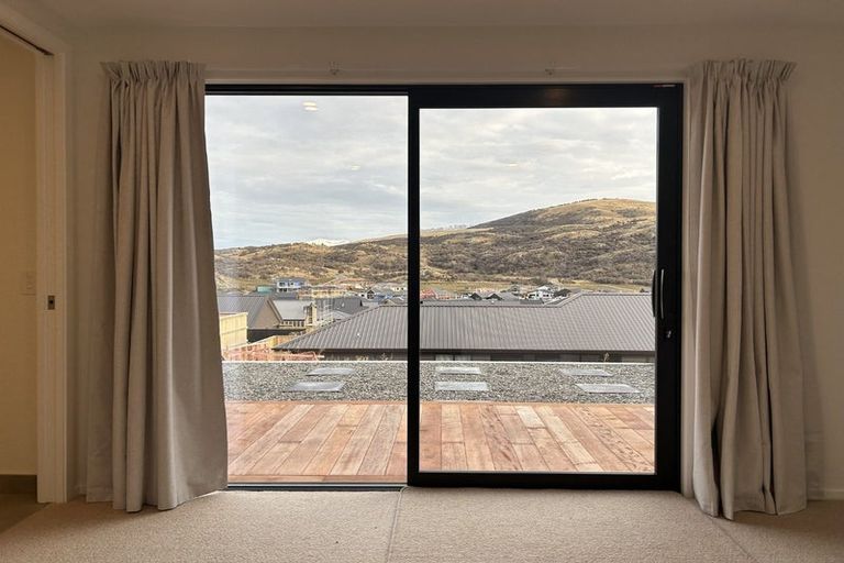 Photo of property in 45 Shepherd Road, Jacks Point, Queenstown, 9371