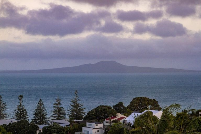 Photo of property in 839 Beach Road, Browns Bay, Auckland, 0630