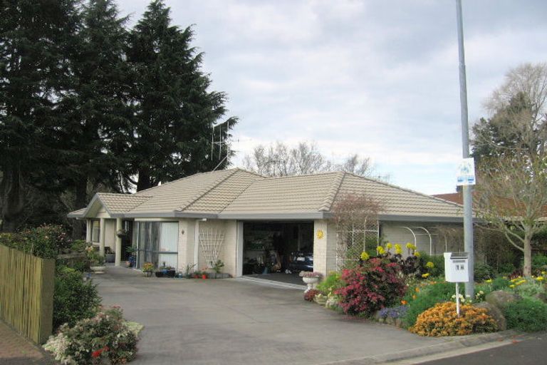 Photo of property in 1 Camellia Place, Greerton, Tauranga, 3112