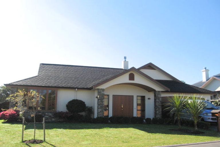 Photo of property in 5 Doneraille Place, Bethlehem, Tauranga, 3110