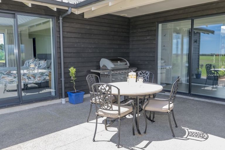 Photo of property in 161 Harakeke Road, Te Horo, Otaki, 5581