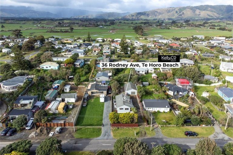 Photo of property in 36 Rodney Avenue, Te Horo Beach, Otaki, 5581