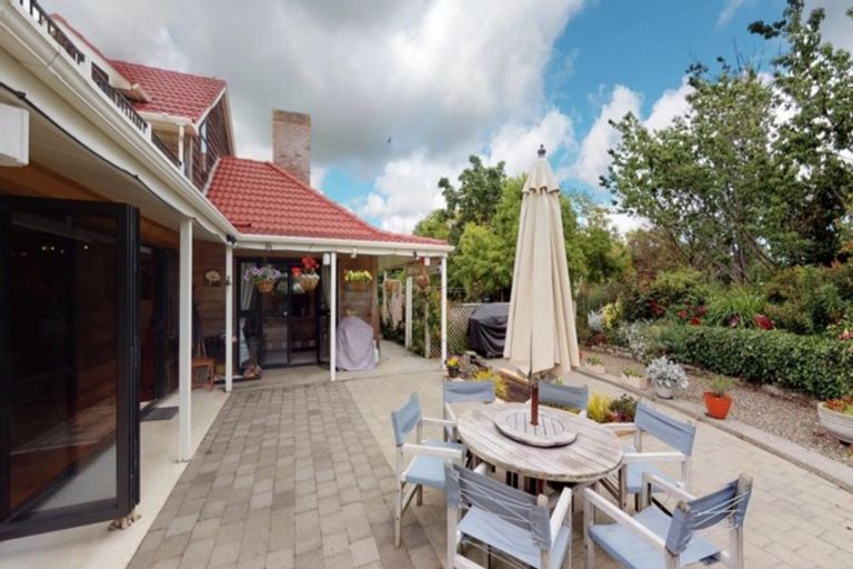 Photo of property in 312 Heatherlea Road East, Levin, 5571