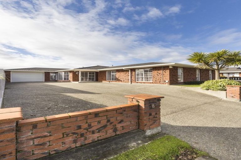 Photo of property in 6 Grange Place, Milson, Palmerston North, 4414