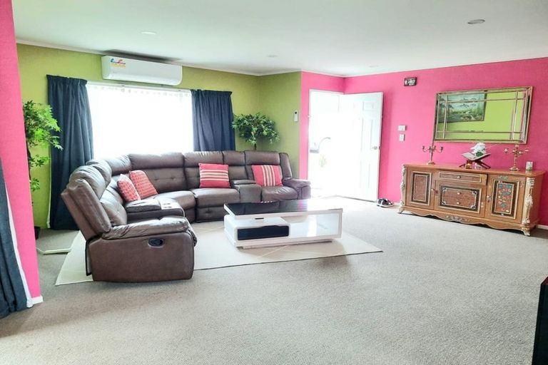 Photo of property in 5 Charisma Place, Randwick Park, Auckland, 2105