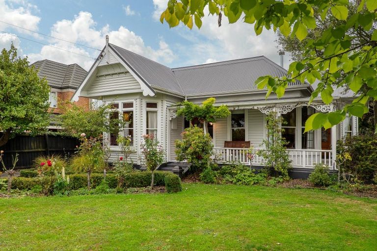 Photo of property in 42 Hawkesbury Avenue, St Albans, Christchurch, 8014