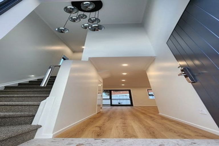 Photo of property in 10 Miramar Place, Pakuranga, Auckland, 2010