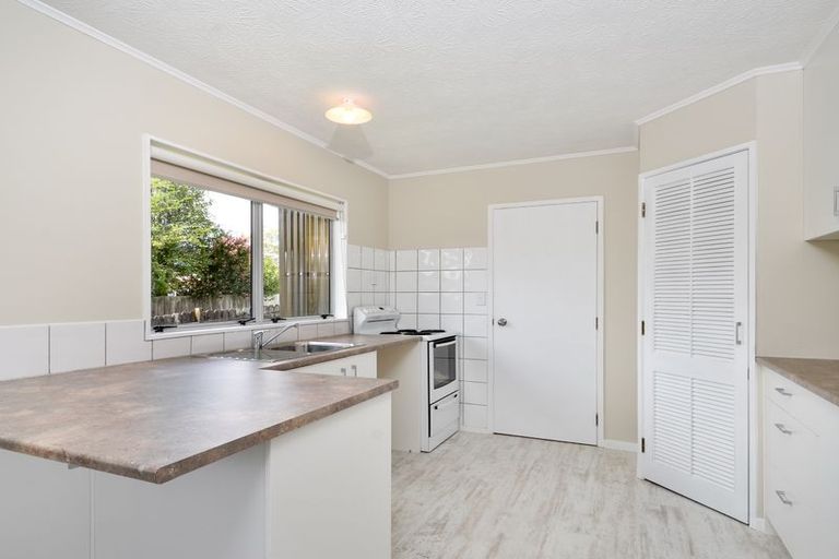 Photo of property in 112 Borich Road, Sunnyvale, Auckland, 0612