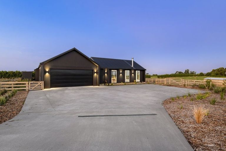 Photo of property in 589 Kent Road, Korito, New Plymouth, 4371