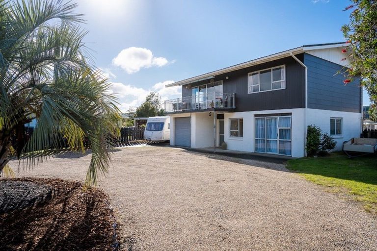 Photo of property in 208 Chartwell Avenue, Whangamata, 3620