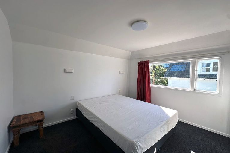 Photo of property in 10 Lone Tree Grove, Kelson, Lower Hutt, 5010