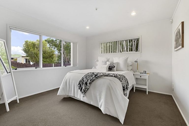 Photo of property in 2/50 Gloucester Road, Manurewa, Auckland, 2102