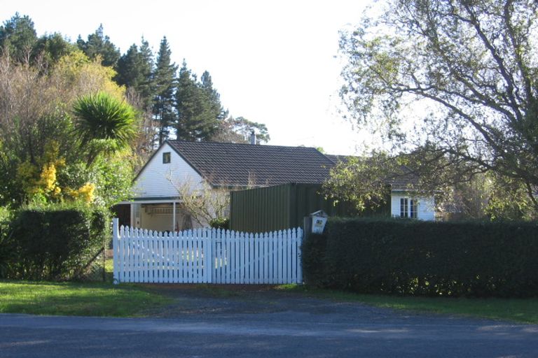 Photo of property in 13 Candia Road, Swanson, Auckland, 0612