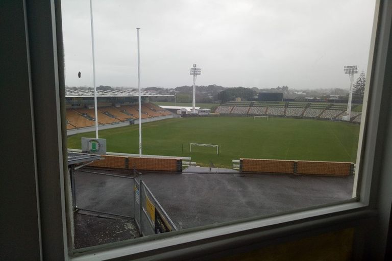 Photo of property in 6 Maratahu Street, Westown, New Plymouth, 4310