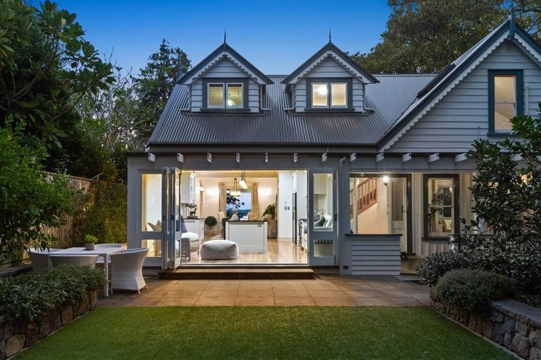 Photo of property in 7 Symonds Street, Onehunga, Auckland, 1061