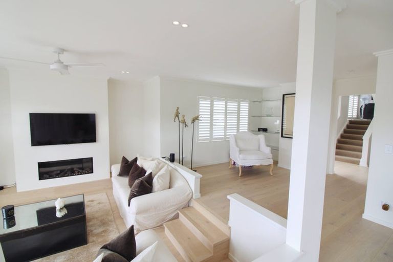 Photo of property in 1/2 Holiday Road, Milford, Auckland, 0620