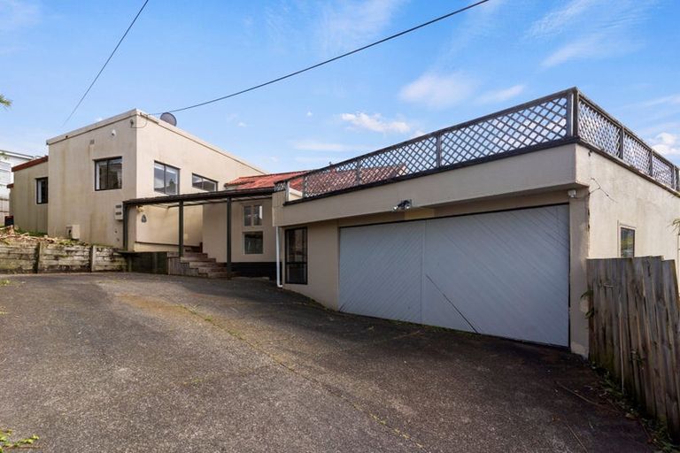 Photo of property in 2/11 Korotaha Terrace, Rothesay Bay, Auckland, 0630